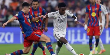 Vinicuis face au FC Barcelone